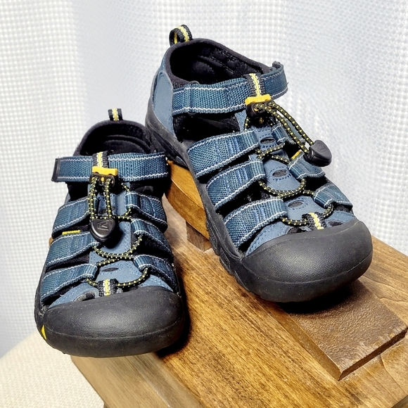 Keen Newport H2 Waterproof Sport Sandals Shoes Blue Black Kids Size‎ US 2/EU 34 - Picture 1 of 8
